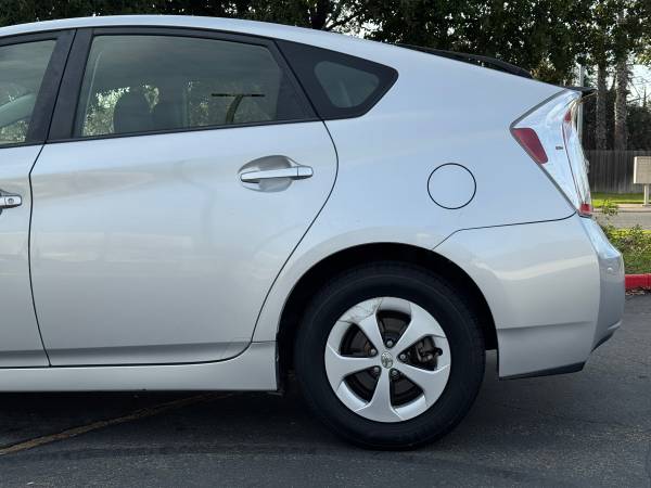 2012 Toyota Prius Two — photo 10