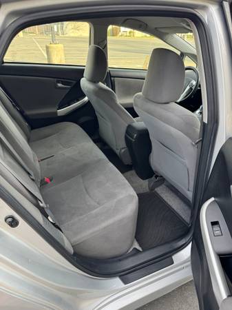 2012 Toyota Prius Two — photo 12