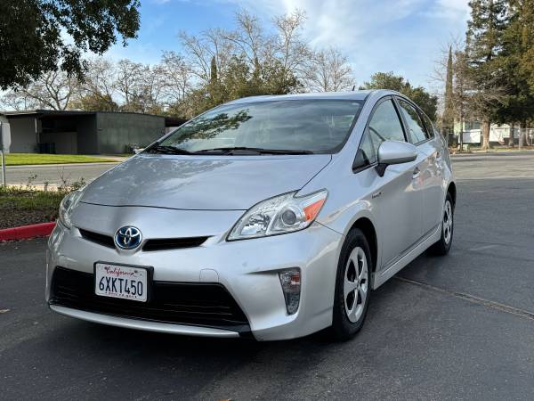 2012 Toyota Prius Two — photo 1
