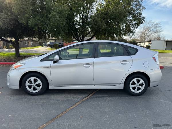 2012 Toyota Prius Two — photo 8