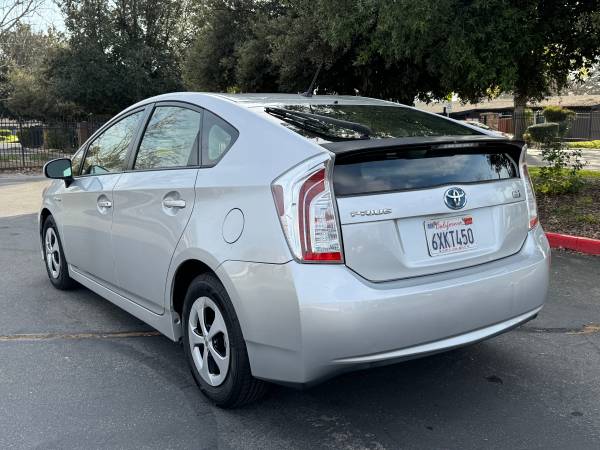 2012 Toyota Prius Two — photo 7