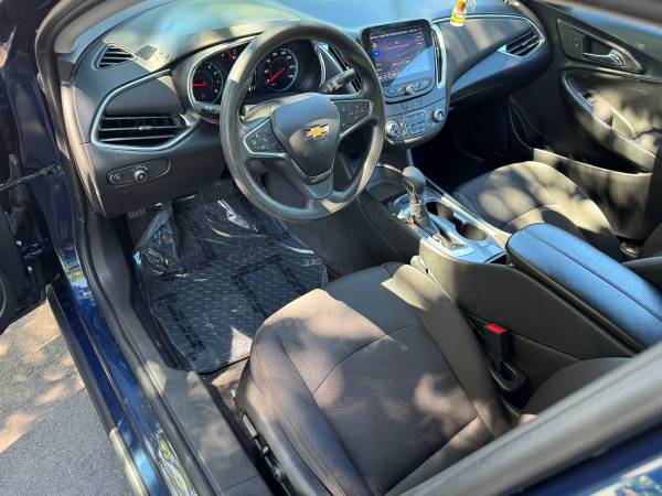 2021 Chevrolet Malibu LT — photo 11