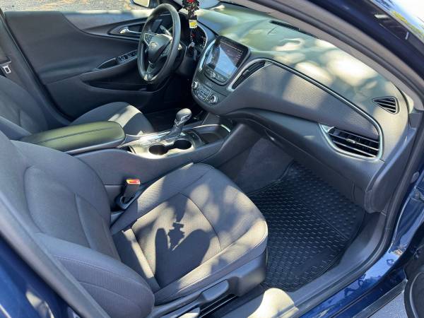 2021 Chevrolet Malibu LT — photo 7