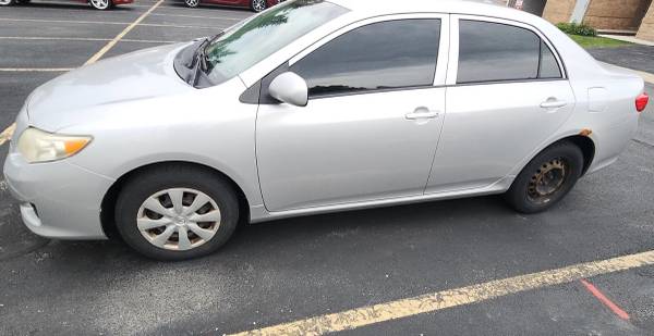 2009 Toyota Corolla LE 4dr Sedan Automatic — photo 3