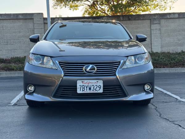 2014 Lexus ES 300h Base — photo 8