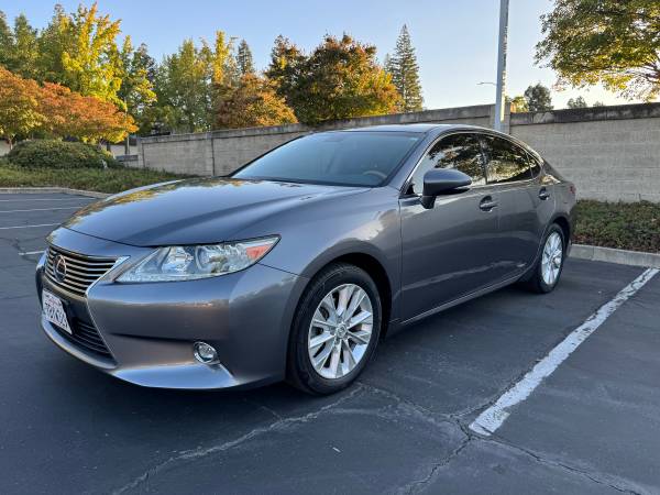 2014 Lexus ES 300h Base — photo 1