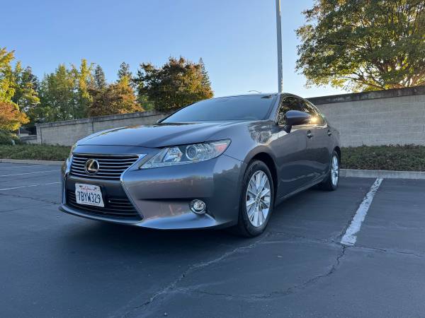 2014 Lexus ES 300h Base — photo 7