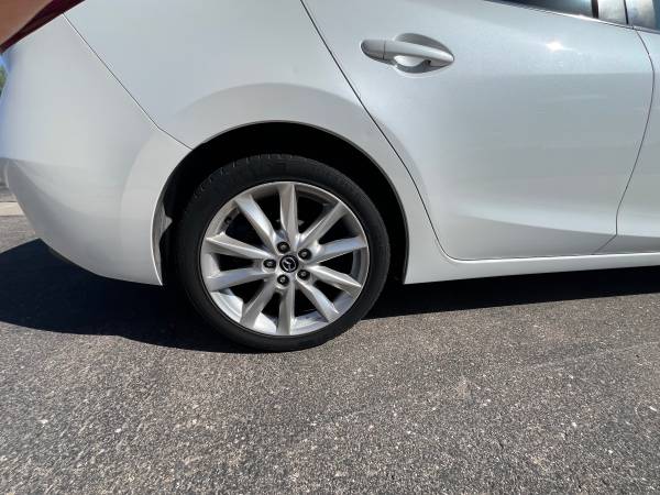 2017 Mazda Mazda3 Grand Touring 4dr Hatchback Automatic — photo 6