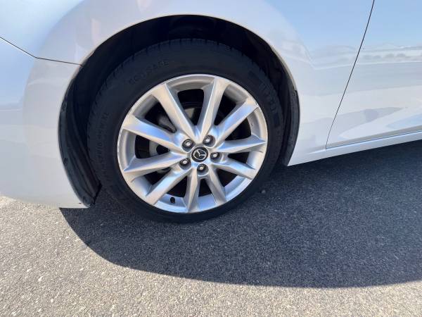 2017 Mazda Mazda3 Grand Touring 4dr Hatchback Automatic — photo 7