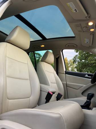 2013 Volkswagen Tiguan SEL — photo 4
