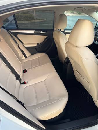 2017 Volkswagen Jetta 1.4T SE — photo 8