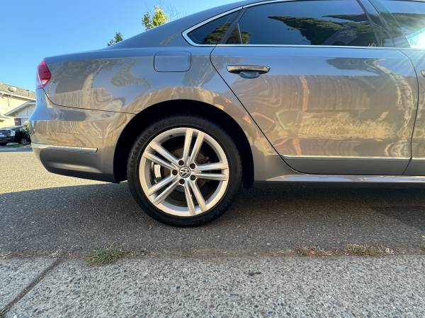 2015 Volkswagen Passat TDI SEL Premium — photo 8