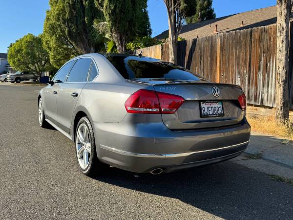 2015 Volkswagen Passat TDI SEL Premium — photo 11