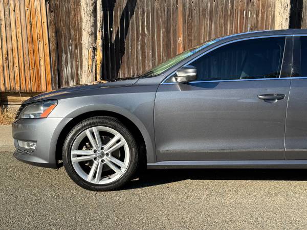 2015 Volkswagen Passat TDI SEL Premium — photo 2