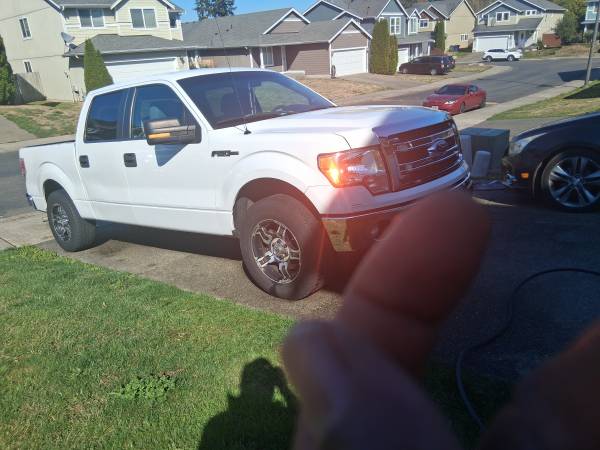 2013 Ford F 150 XLT 4x2 Regular Cab Styleside 8 ft. box 145 in. WB Automatic — photo 3