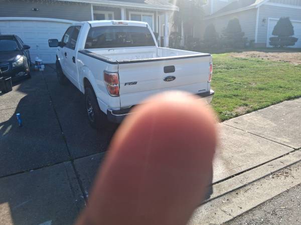 2013 Ford F 150 XLT 4x2 Regular Cab Styleside 8 ft. box 145 in. WB Automatic — photo 2