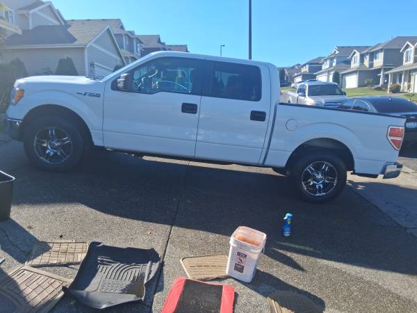 2013 Ford F 150 XLT 4x2 Regular Cab Styleside 8 ft. box 145 in. WB Automatic — photo 4