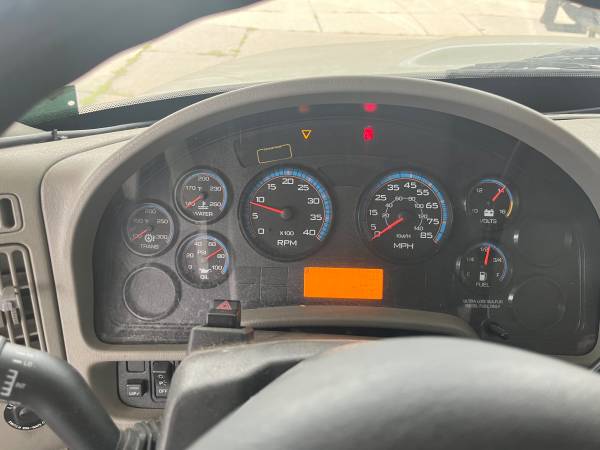 2013 Nissan International Duro — photo 5