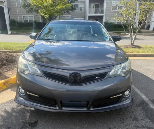 2014 Toyota Camry SE — photo 1