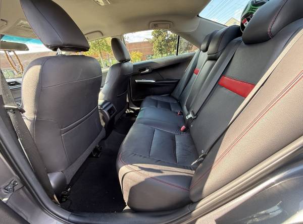 2014 Toyota Camry SE — photo 9