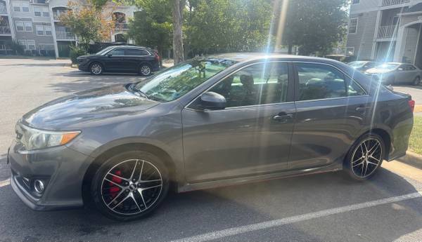 2014 Toyota Camry SE — photo 2