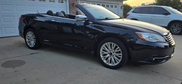 2011 Chrysler 200 S 4dr Sedan Automatic — photo 6