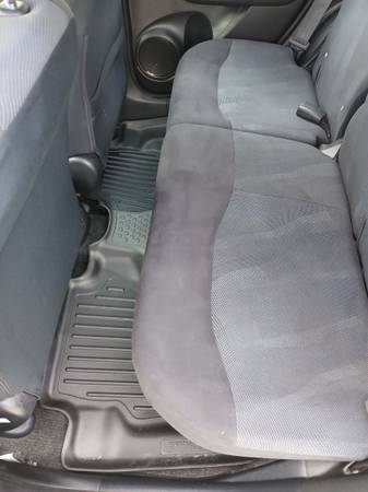 2010 Honda FIT Sport 4dr Front-wheel Drive Hatchback Manual — photo 10
