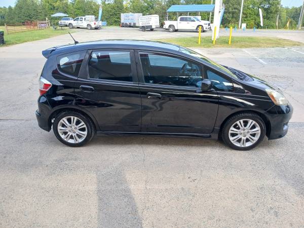 2010 Honda FIT Sport 4dr Front-wheel Drive Hatchback Manual — photo 2