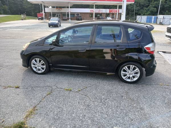 2010 Honda FIT Sport 4dr Front-wheel Drive Hatchback Manual — photo 1