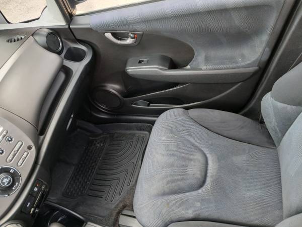 2010 Honda FIT Sport 4dr Front-wheel Drive Hatchback Manual — photo 11