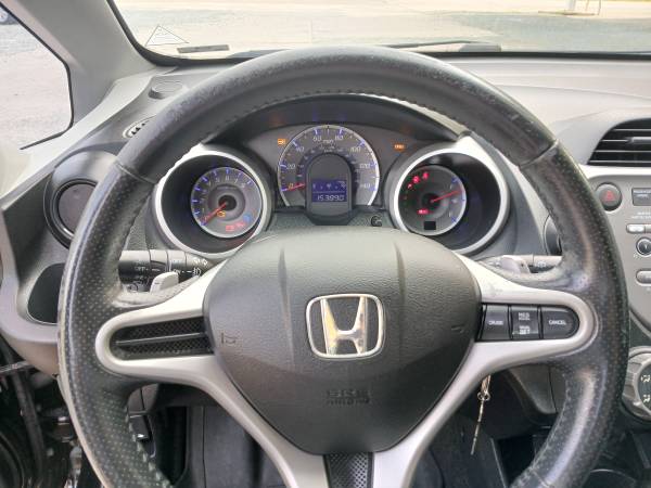 2010 Honda FIT Sport 4dr Front-wheel Drive Hatchback Manual — photo 8