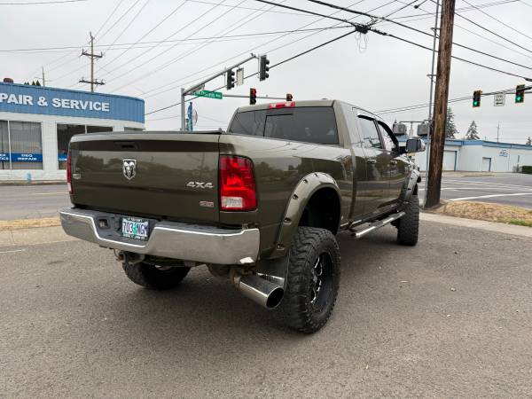 2012 RAM Megacab Laramie — photo 3