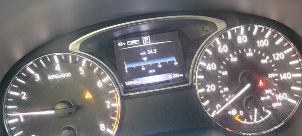 2017 Nissan Pathfinder SV 4dr 4x4 CVT — photo 6