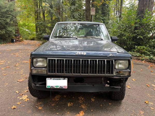 1988 Jeep Cherokee Base 4dr SUV — photo 2
