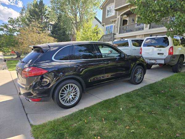 2011 Porsche Cayenne Turbo 4dr All-wheel Drive Automatic — photo 2