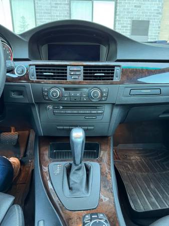2010 BMW 335xi 4dr — photo 10