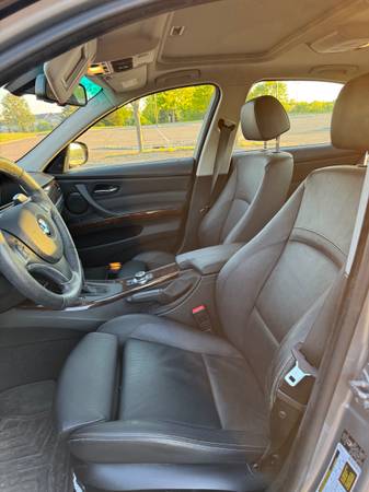 2010 BMW 335xi 4dr — photo 8