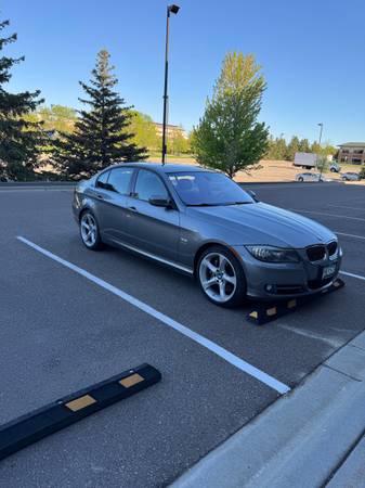 2010 BMW 335xi 4dr — photo 3