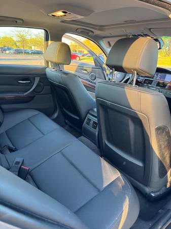 2010 BMW 335xi 4dr — photo 5
