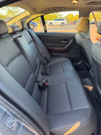 2010 BMW 335xi 4dr — photo 4