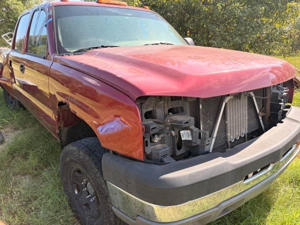 2005 Chevrolet Suburban 2500 LS 4x4 Automatic — photo 10