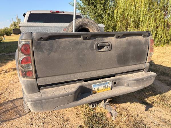2005 Chevrolet Suburban 2500 LS 4x4 Automatic — photo 5