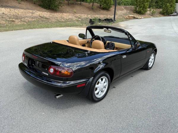 1993 Mazda MX 5 Miata Base 2dr Convertible — photo 5