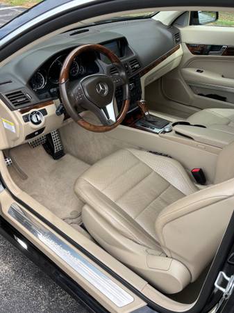 2012 Mercedes-Benz E550 Door — photo 7