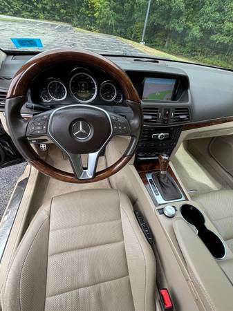 2012 Mercedes-Benz E550 Door — photo 8