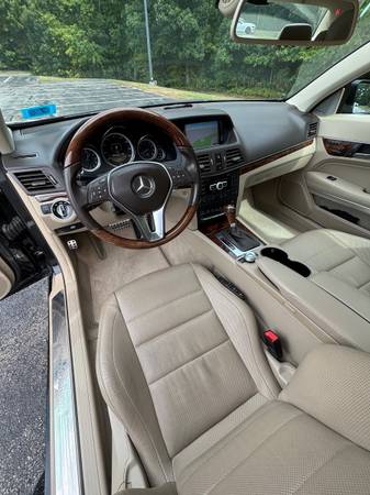 2012 Mercedes-Benz E550 Door — photo 9