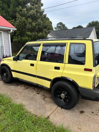 1998 Chevrolet Tracker Base 4dr SUV — photo 3