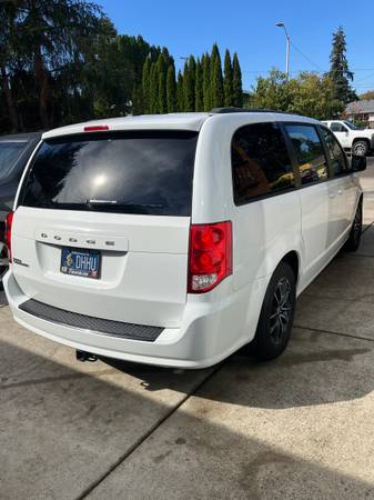 2018 Dodge Grand Caravan SE — photo 3