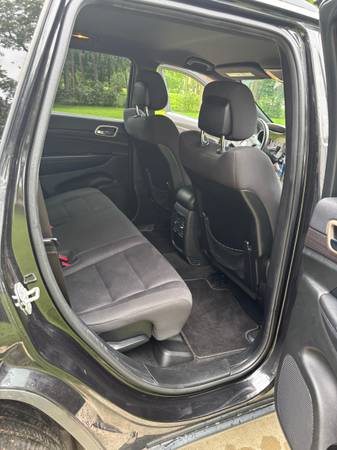 2015 Jeep Grand Cherokee Laredo 4dr 4x2 Automatic — photo 11
