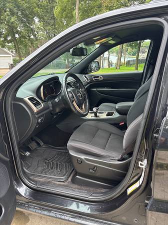 2015 Jeep Grand Cherokee Laredo 4dr 4x2 Automatic — photo 5